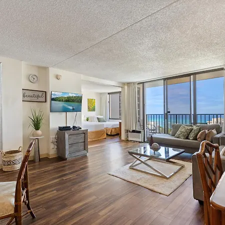 Beautifully Renovated 32Nd Floor Deluxe Ocean View Waikiki Condo Condo